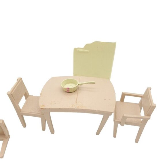 Vintage Marx Dollhouse Kitchen Lot Plastic Dollhouse Sink Fridge Table Chairs - Picture 8 of 9